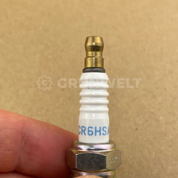 Spark plug for outboard motors  Zündkerze / Spark plug Photo