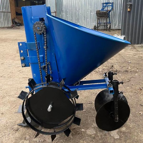 Potato planter with adjustable landing distance Grünwelt GW-KL04 GW-KL04 Photo