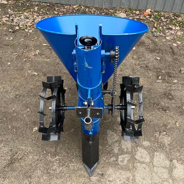 Potato planter with adjustable landing distance Grünwelt GW-KL04 GW-KL04 Photo